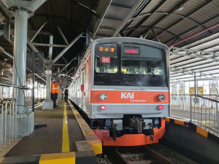 KRL Yogyakarta - Solo Mulai Beroperasi 10 Februari 2021