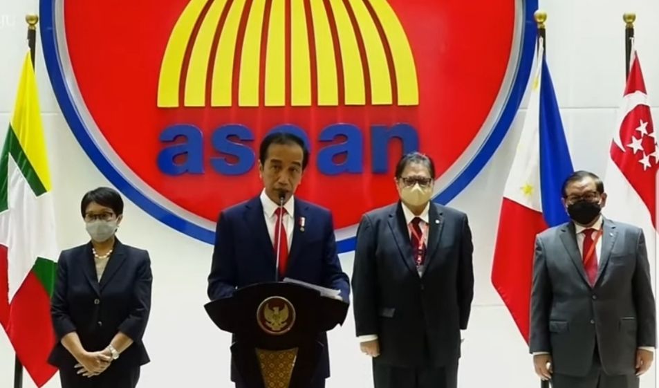 Jokowi dalam KTT Asean 2021: Segera Atasi Krisis Politik di Myanmar!