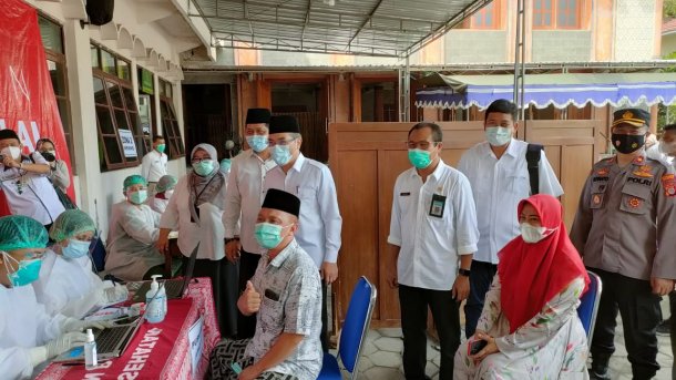 Ratusan Kiai Pondok pesantren di Bantul Mendapat Giliran Vaksinasi