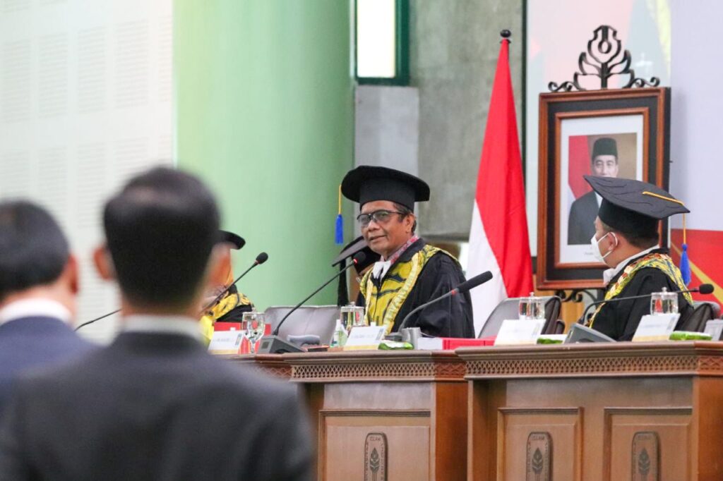 Erwin Singajuru Berhasil Pertahakan Gagasan Pembentukan Pengadilan Pemilu dalam Sidang Promosi Doktor di UII