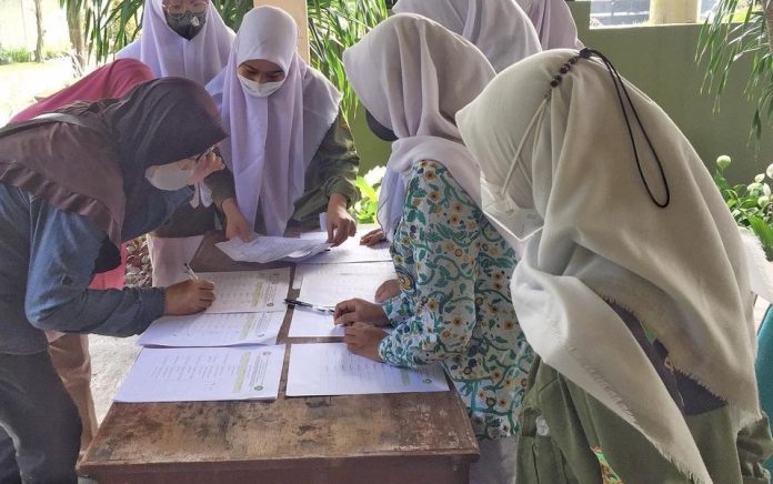 Tegaskan Sekolah Negeri Tidak Boleh Memaksa Makai Jilbab Pada Siswi, Acuan Permendikbud No. 45 Tahun 2014