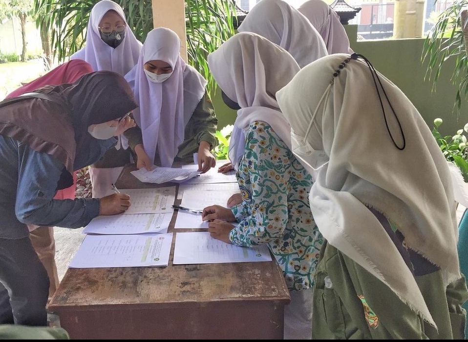 Tegaskan Sekolah Negeri Tidak Boleh Memaksa Makai Jilbab Pada Siswi, Acuan Permendikbud No. 45 Tahun 2014
