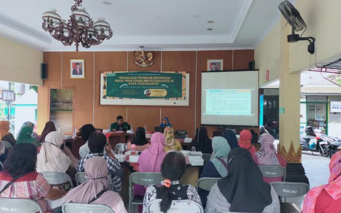 Gandeng Kemantren Mantrijeron, KKN Tematik Halal 108 UIN SUKA Gelar Seminar Sertifikasi Halal