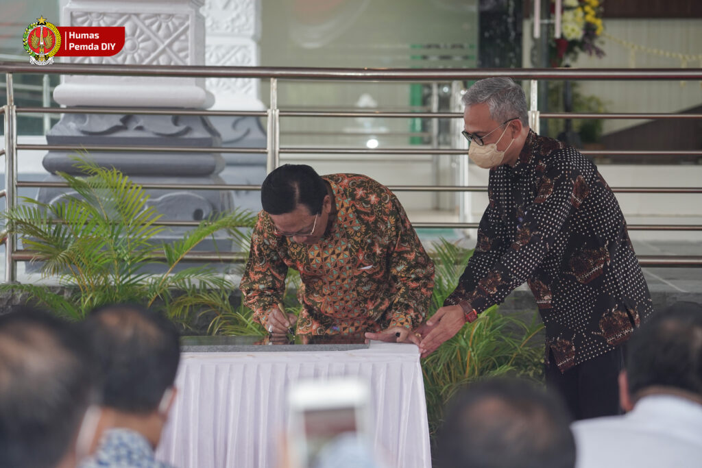 Usai Meresmikan Gedung Inspektorat DIY, Sri Sultan Hamengkubuwono X Harap Inspektorat DIY Serius dalam Melakukan Pengawasan