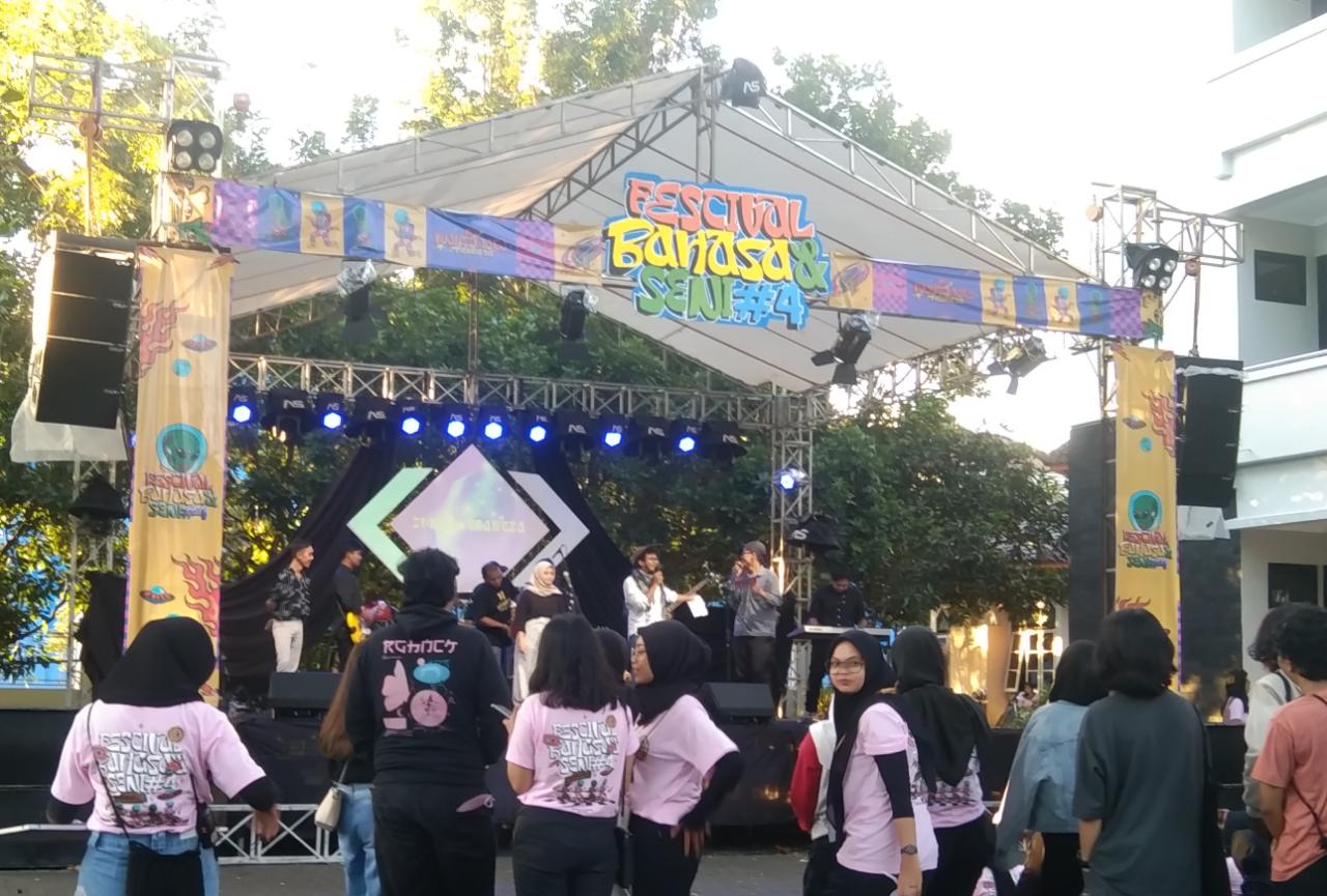 Mahasiswa FBS UNY Gelar Festival Bahasa dan Seni