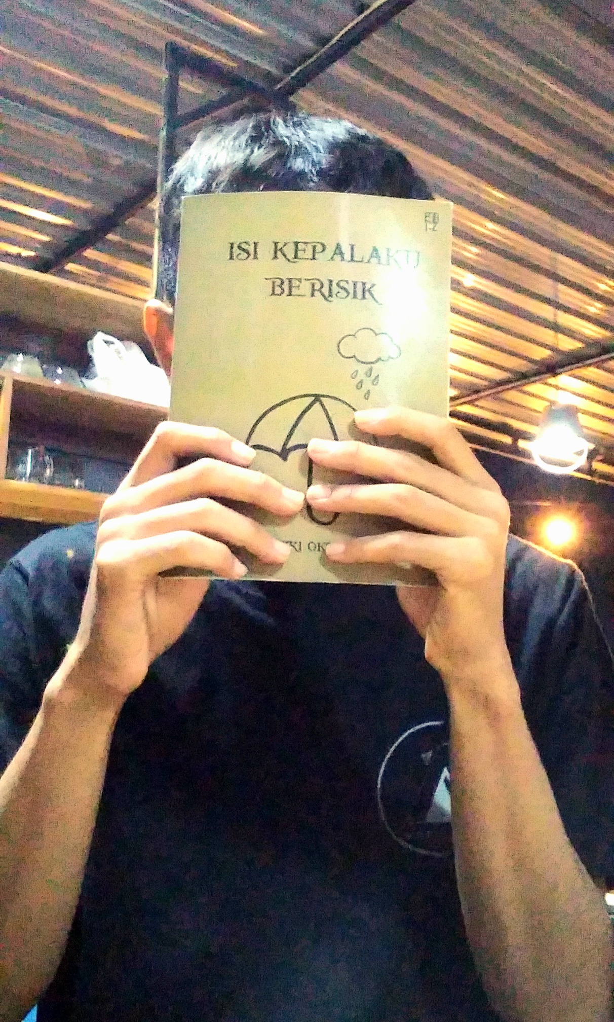 "Isi Kepalaku Berisik" Karya Novel Pertama Rizki Oktavian, Kontributor Berita Baru Yogyakarta Asal Cirebon