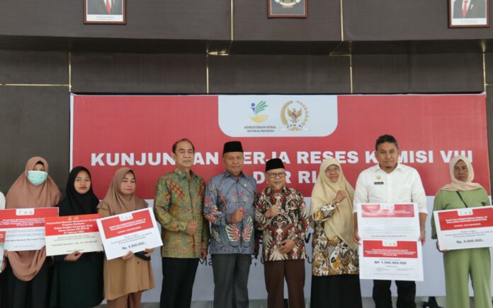 DPR RI Kunjungi Makassar, Salurkan Bufferstock 