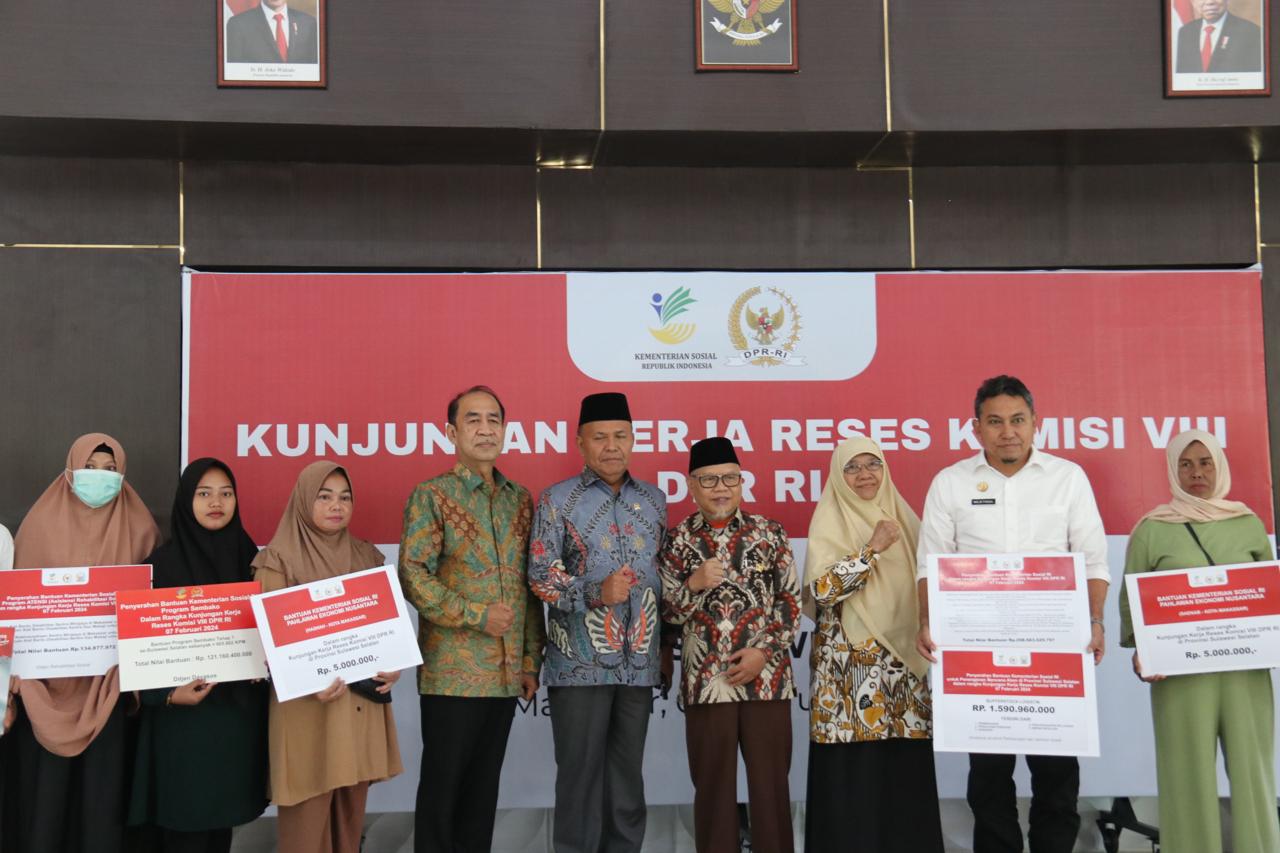 DPR RI Kunjungi Makassar, Salurkan Bufferstock 