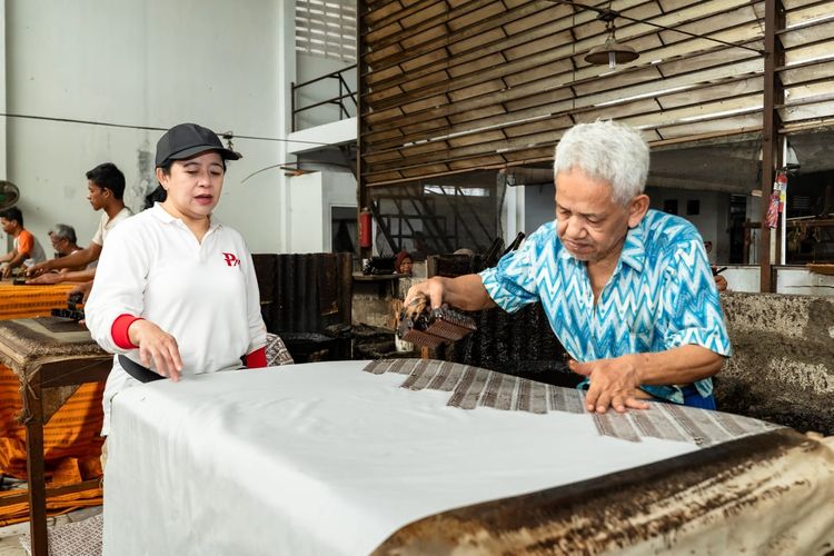 Puan Kunjungi Galeri Batik Bersejarah Di Banyumas