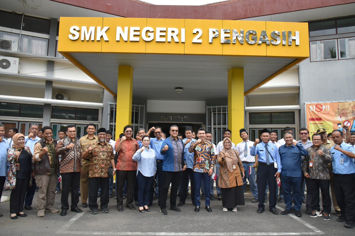 Dede Yusuf Beri Apresiasi SMKN 2 Pengasih Kulon Progo